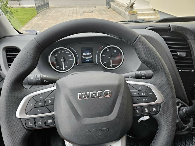 IVECO Daily 35S18HA8V Hi-Matic 16m³ XL LED ACC - 패널 밴 : 사진 4 IVECO Daily 35S18HA8V Hi-Matic 16m³ XL LED ACC - 패널 밴 : 사진 4