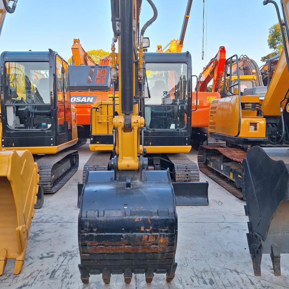 CAT 305.5E2 Excavator - 크롤러 굴삭기 : 사진 2 CAT 305.5E2 Excavator - 크롤러 굴삭기 : 사진 2