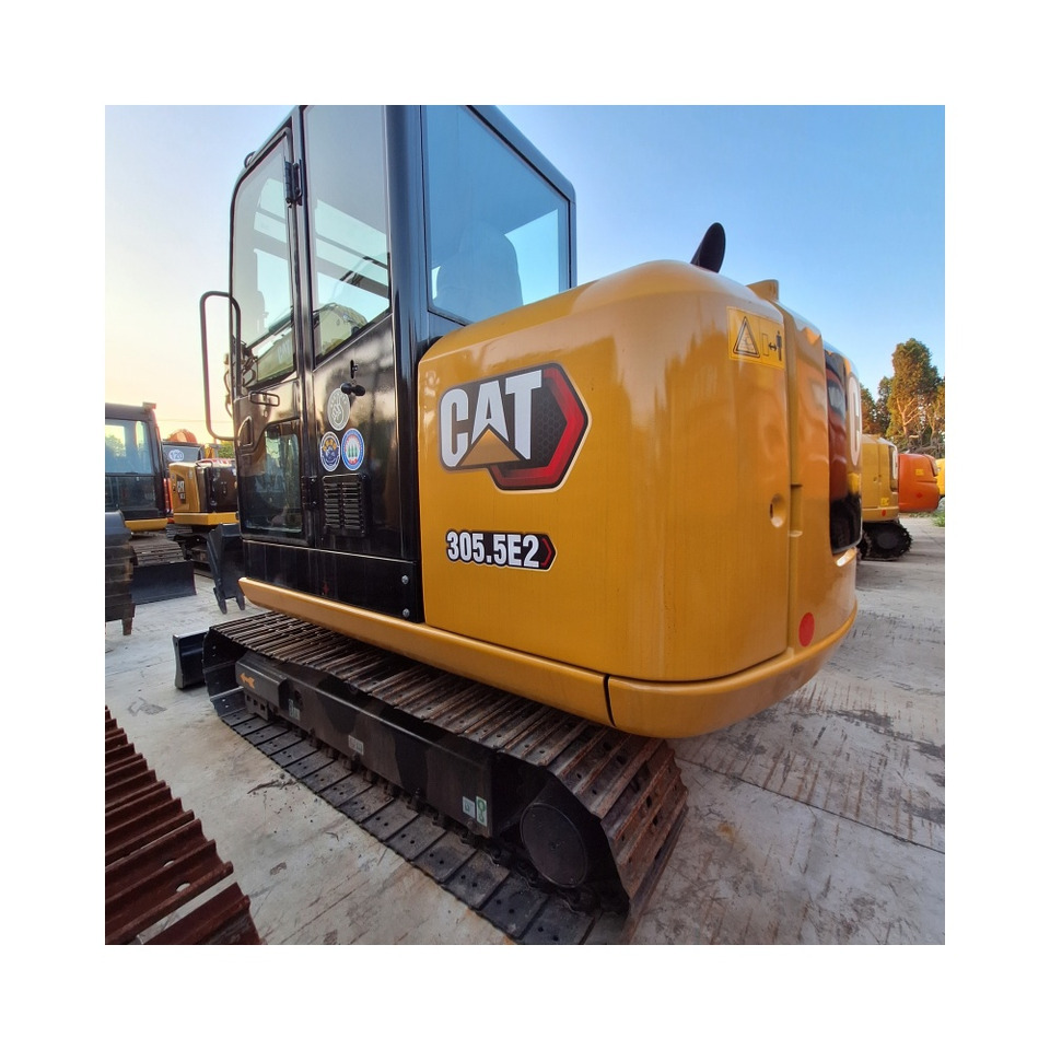 CAT 305.5E2 Excavator - 크롤러 굴삭기 : 사진 2 CAT 305.5E2 Excavator - 크롤러 굴삭기 : 사진 2