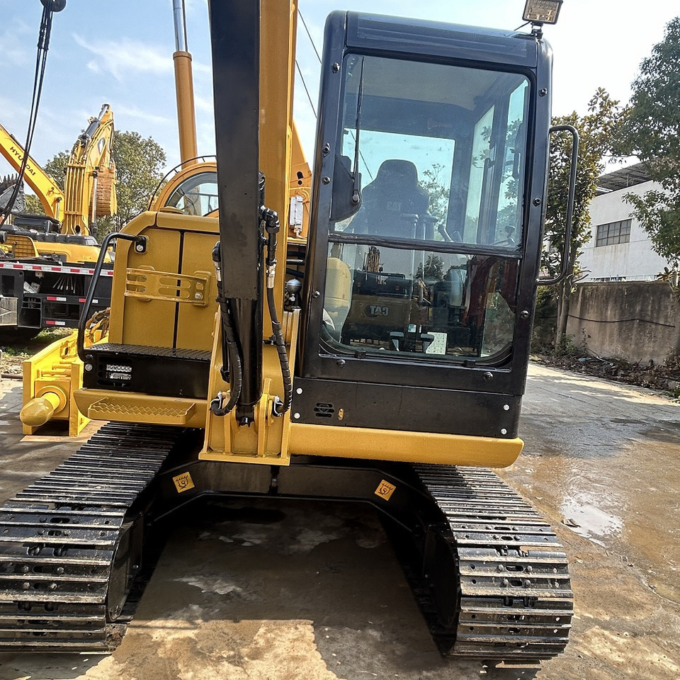 CAT 305.5E2 Excavator - 크롤러 굴삭기 : 사진 2 CAT 305.5E2 Excavator - 크롤러 굴삭기 : 사진 2