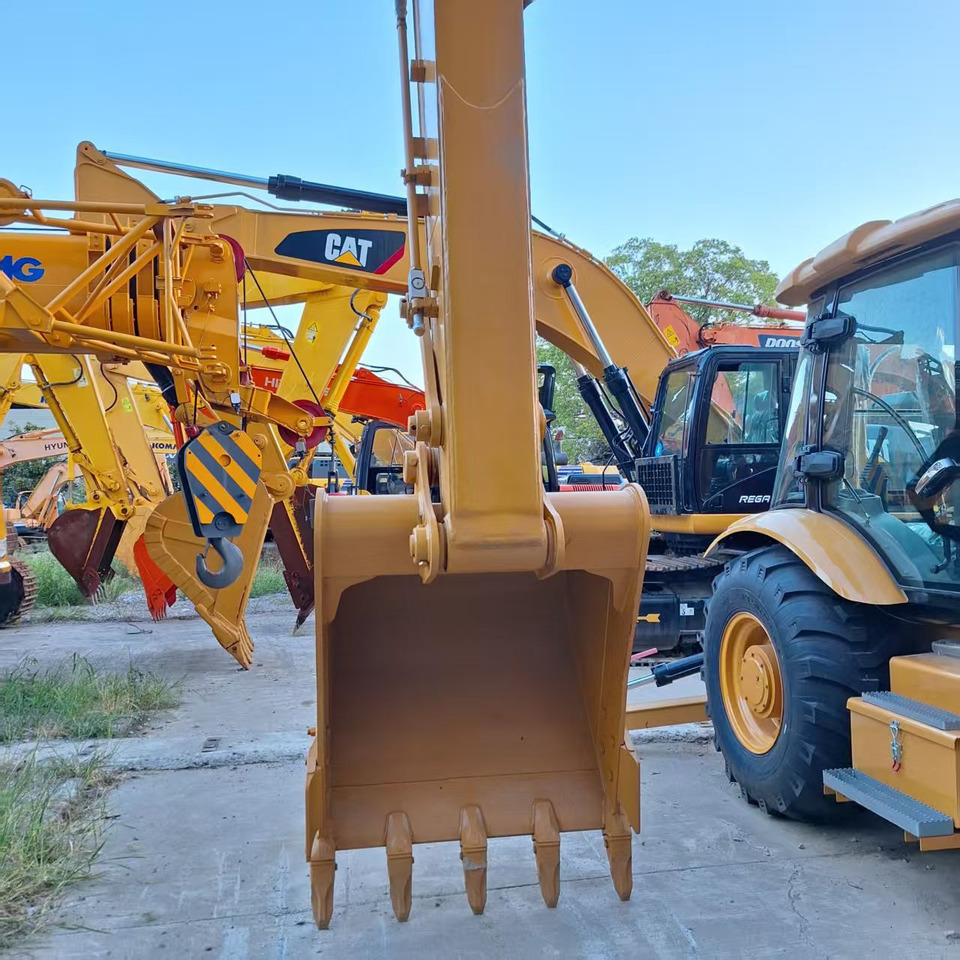 크롤러 굴삭기 CAT 320D2L Excavator : 사진 6 크롤러 굴삭기 CAT 320D2L Excavator : 사진 6