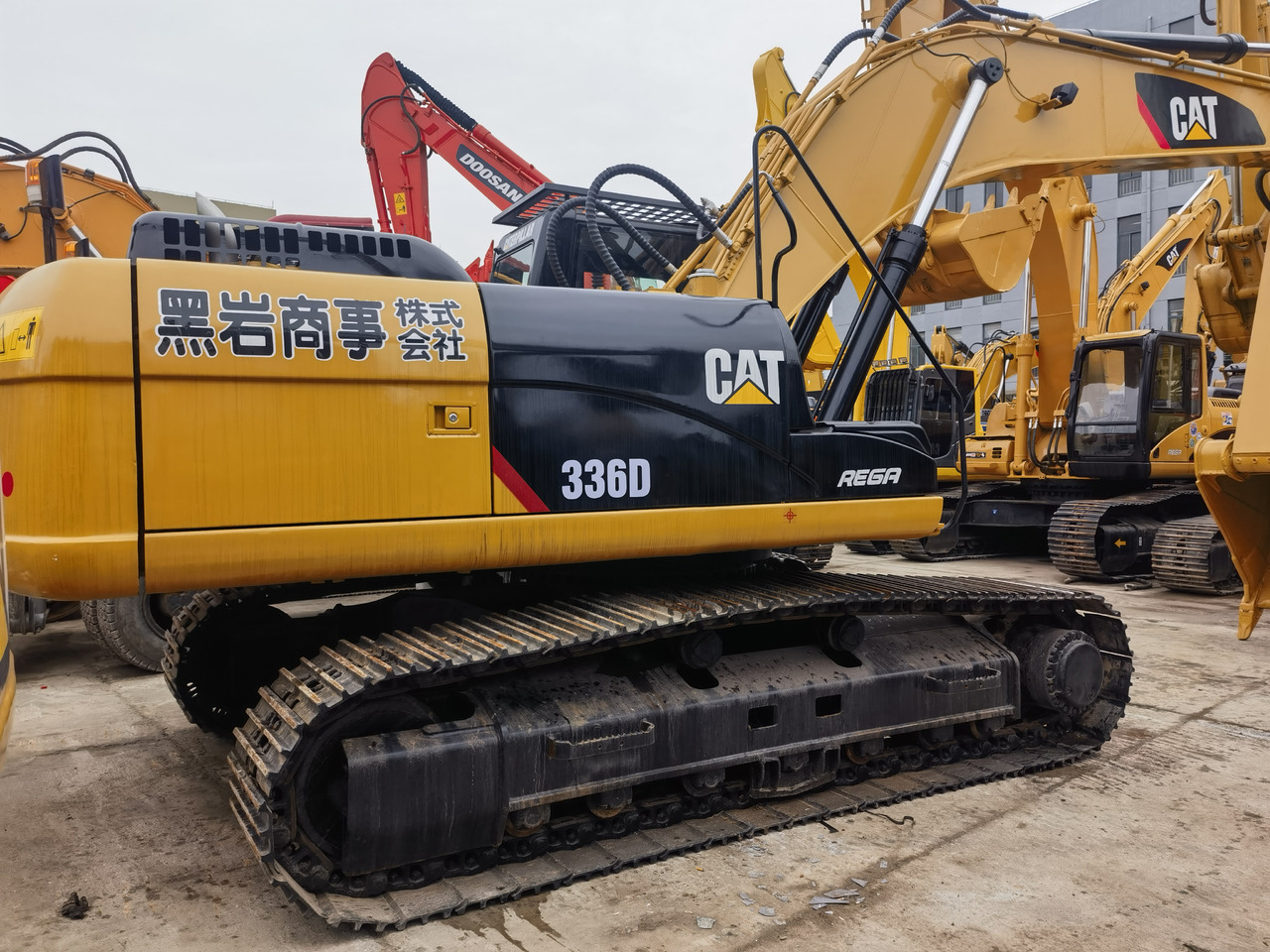 CATERPILLAR 336 D - 크롤러 굴삭기 : 사진 1 CATERPILLAR 336 D - 크롤러 굴삭기 : 사진 1