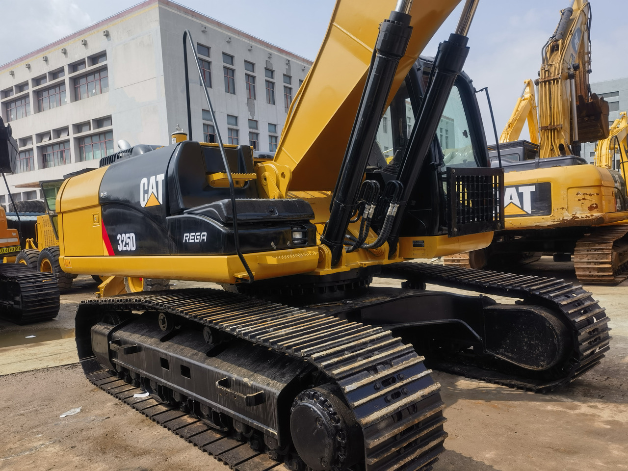 CATERPILLAR CAT 325D Excavator - 크롤러 굴삭기 : 사진 4 CATERPILLAR CAT 325D Excavator - 크롤러 굴삭기 : 사진 4