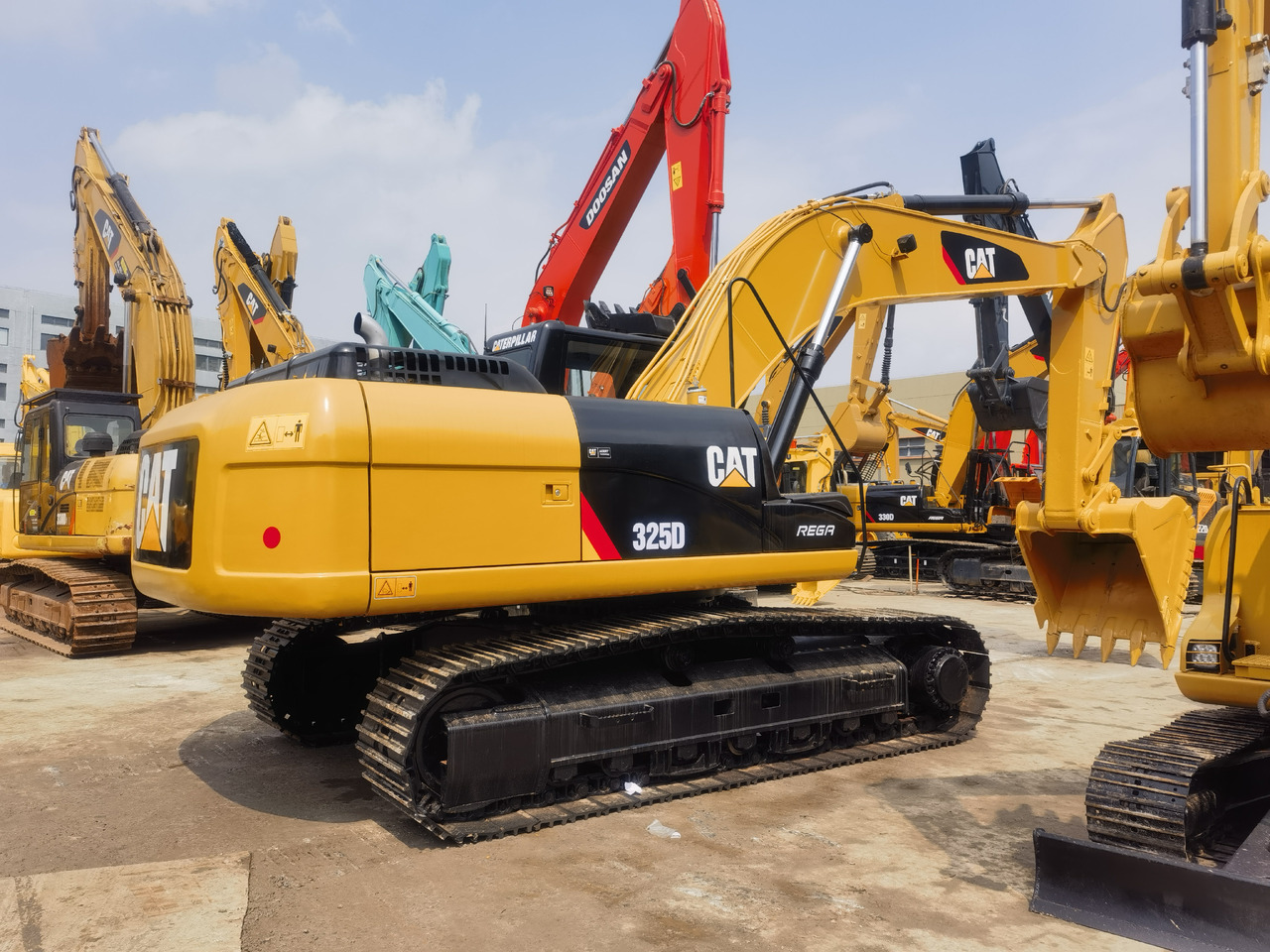 CATERPILLAR CAT 325D Excavator - 크롤러 굴삭기 : 사진 3 CATERPILLAR CAT 325D Excavator - 크롤러 굴삭기 : 사진 3