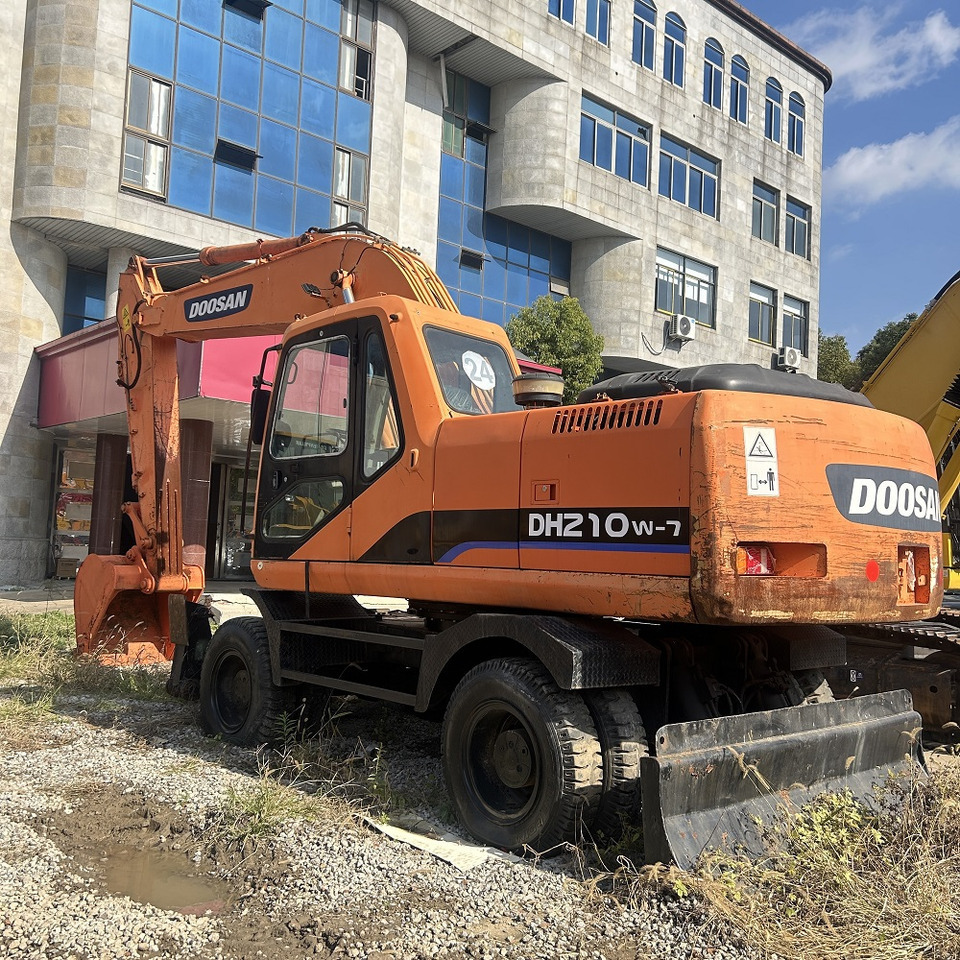 Doosan DH210w-7 wheel excavator - 휠 굴삭기 : 사진 4 Doosan DH210w-7 wheel excavator - 휠 굴삭기 : 사진 4