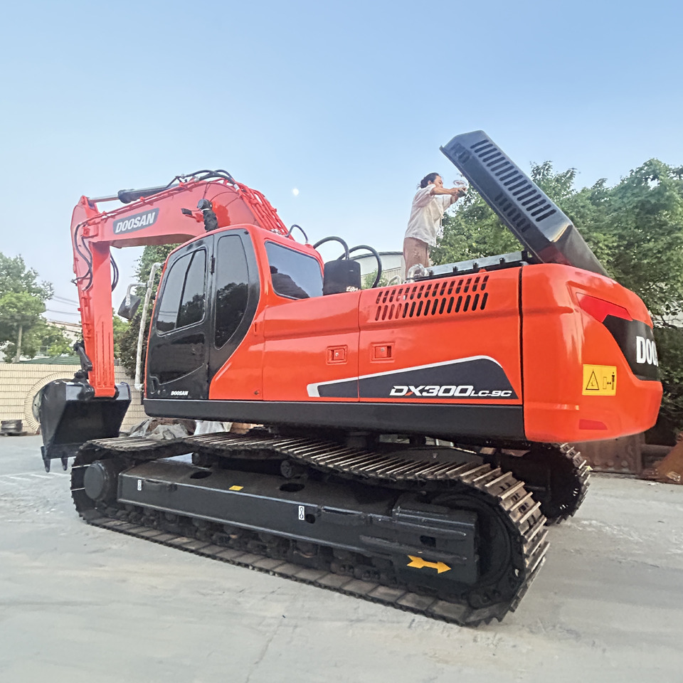 Doosan DX300LC Crawler Excavator - 크롤러 굴삭기 : 사진 4 Doosan DX300LC Crawler Excavator - 크롤러 굴삭기 : 사진 4
