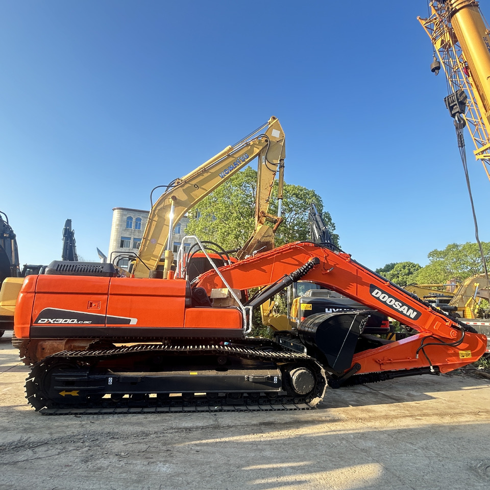 Doosan DX300LC Crawler Excavator - 크롤러 굴삭기 : 사진 2 Doosan DX300LC Crawler Excavator - 크롤러 굴삭기 : 사진 2