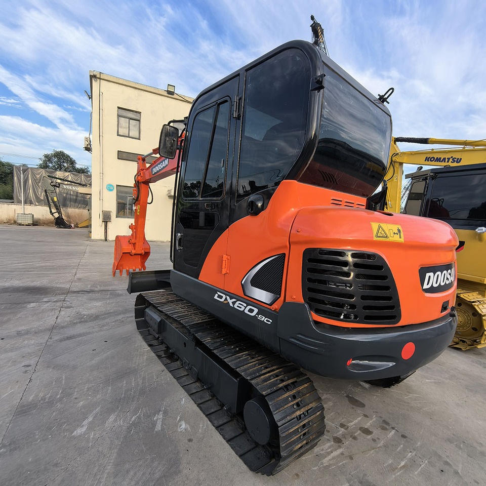Doosan Dx60 Crawler Excavator - 크롤러 굴삭기 : 사진 3 Doosan Dx60 Crawler Excavator - 크롤러 굴삭기 : 사진 3