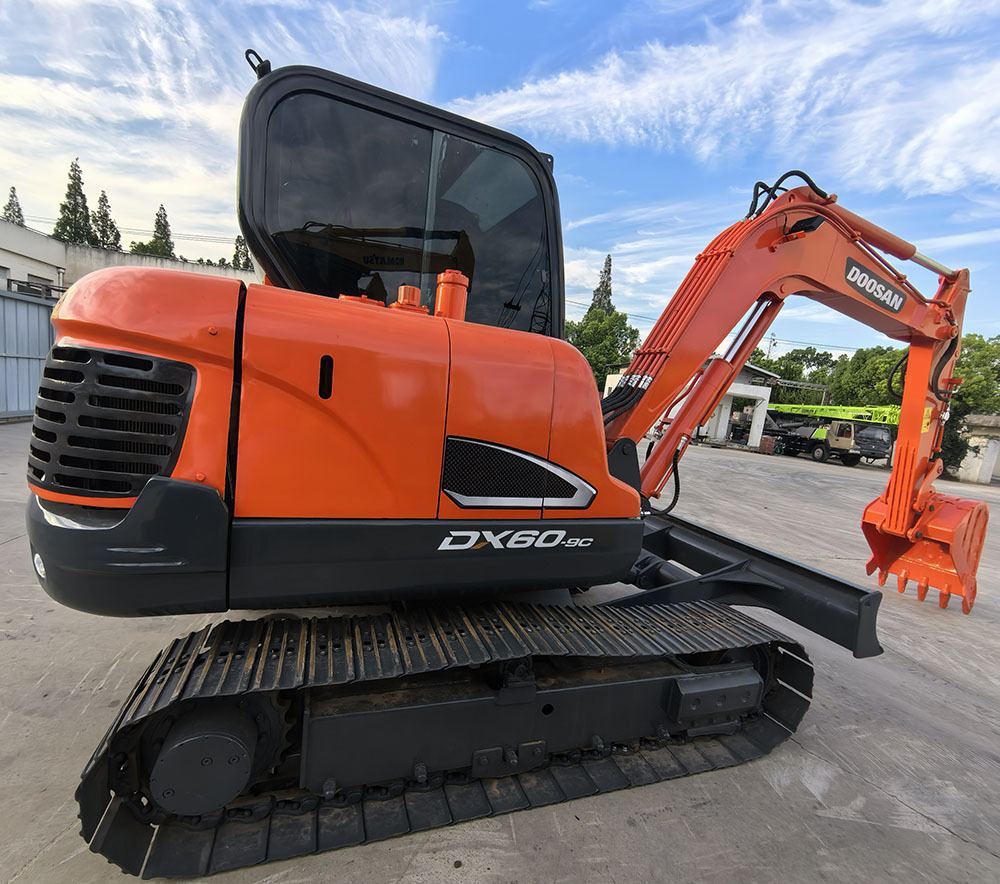 Doosan Dx60 Crawler Excavator - 크롤러 굴삭기 : 사진 1 Doosan Dx60 Crawler Excavator - 크롤러 굴삭기 : 사진 1