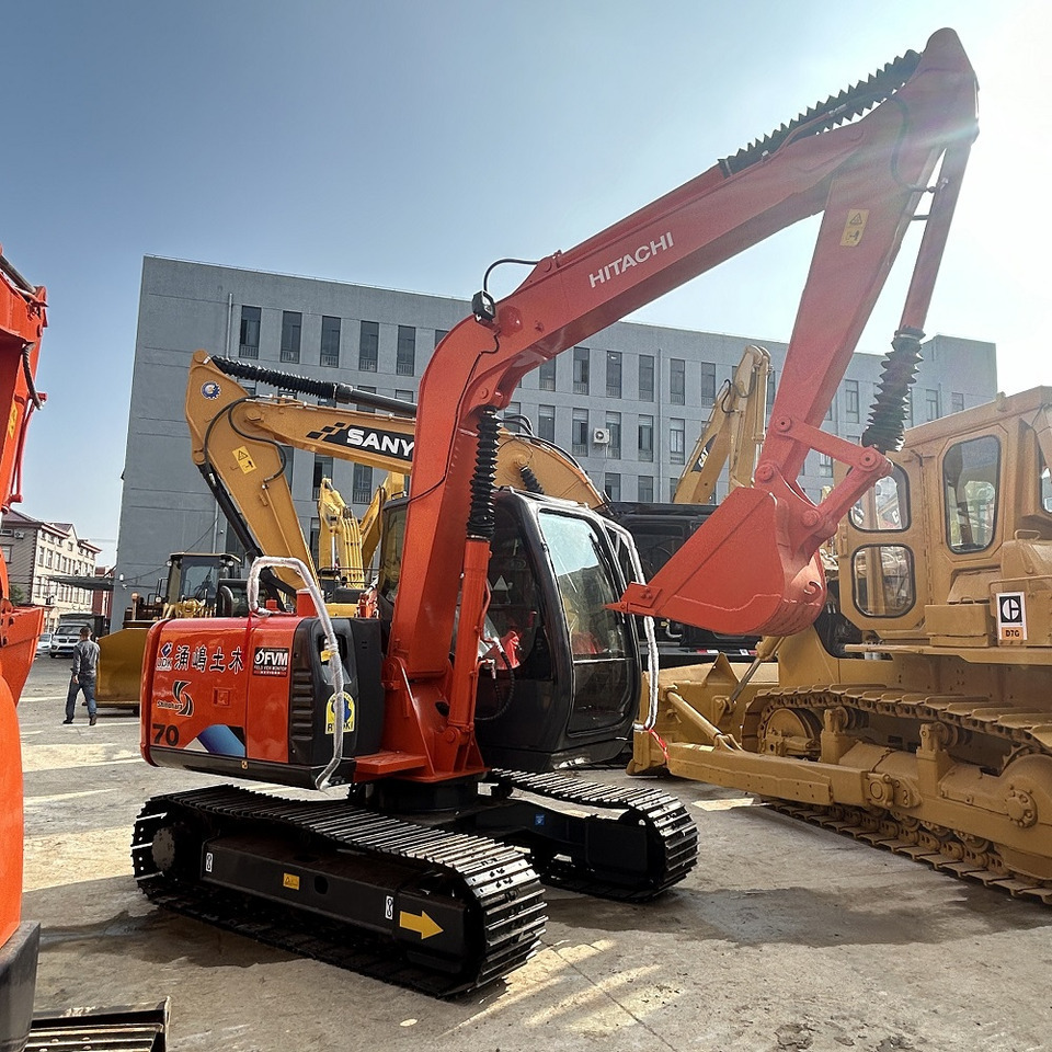 Hitachi ZX70 Excavator - 미니 굴삭기 : 사진 1 Hitachi ZX70 Excavator - 미니 굴삭기 : 사진 1