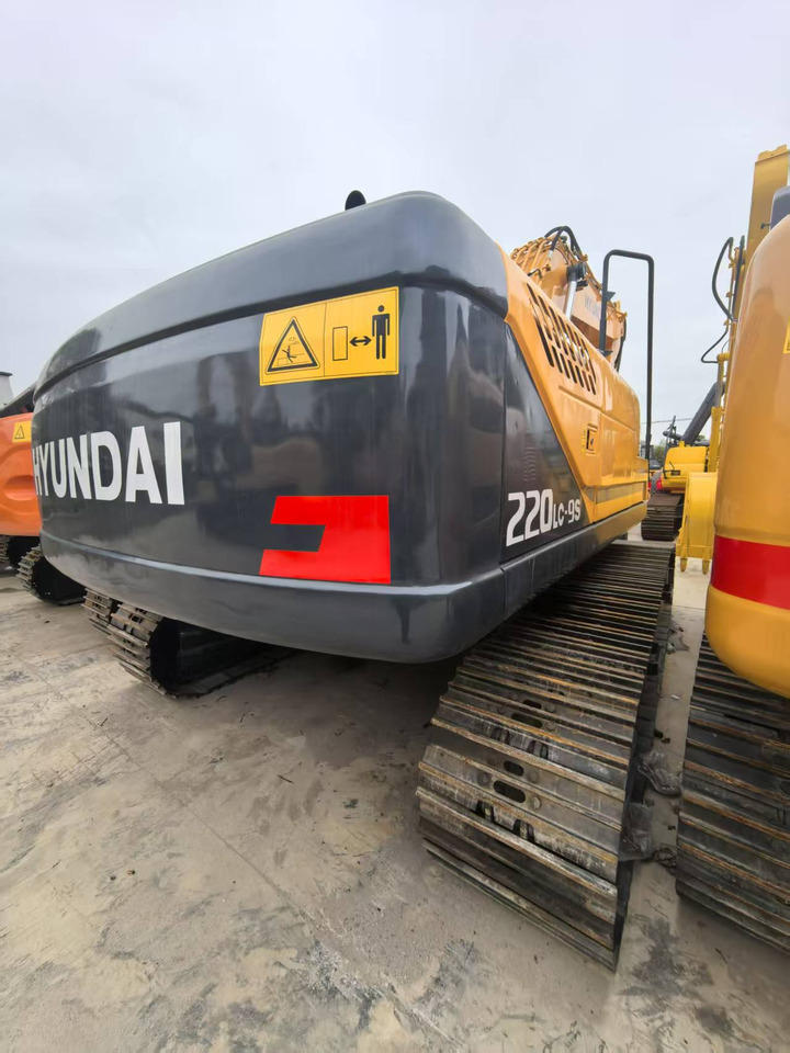 Hyundai 220LC-9S Excavator - 크롤러 굴삭기 : 사진 4 Hyundai 220LC-9S Excavator - 크롤러 굴삭기 : 사진 4