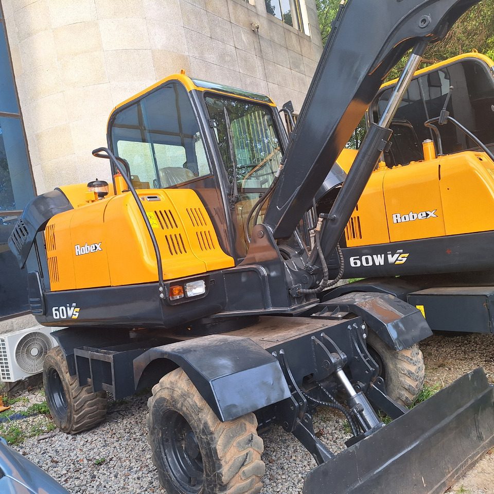 Hyundai 60vs  excavator - 휠 굴삭기 : 사진 3 Hyundai 60vs  excavator - 휠 굴삭기 : 사진 3