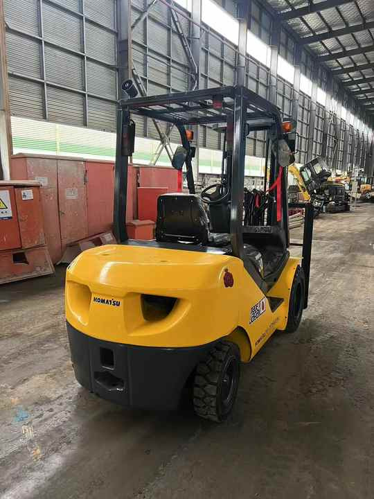 Japanese second hand Komatsu Forklifts FD30 with high performance for sale in shanghai yard - 디젤 지게차 : 사진 5 Japanese second hand Komatsu Forklifts FD30 with high performance for sale in shanghai yard - 디젤 지게차 : 사진 5