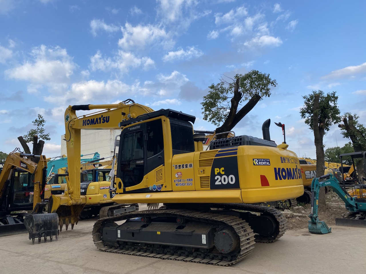 Komatsu PC200-8 Excavator - 크롤러 굴삭기 : 사진 1 Komatsu PC200-8 Excavator - 크롤러 굴삭기 : 사진 1