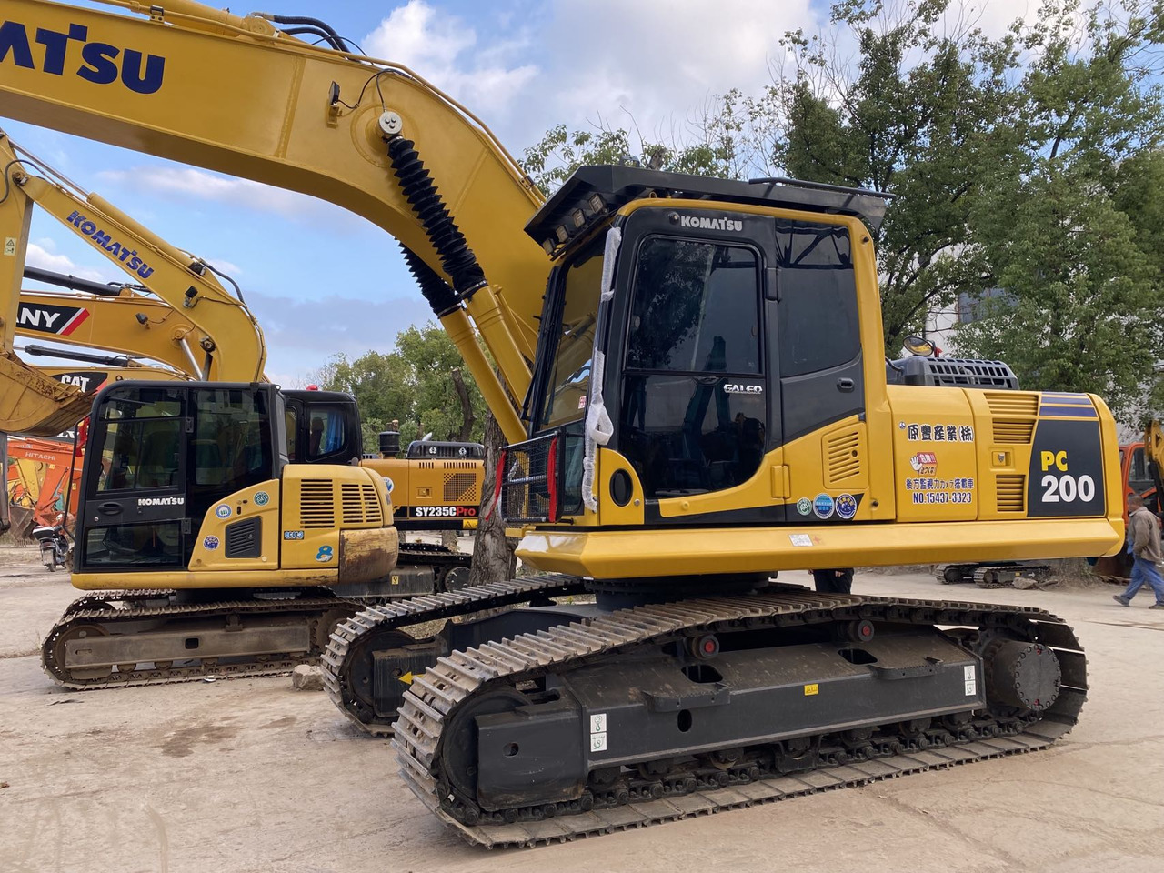 Komatsu PC200-8 Excavator - 크롤러 굴삭기 : 사진 1 Komatsu PC200-8 Excavator - 크롤러 굴삭기 : 사진 1