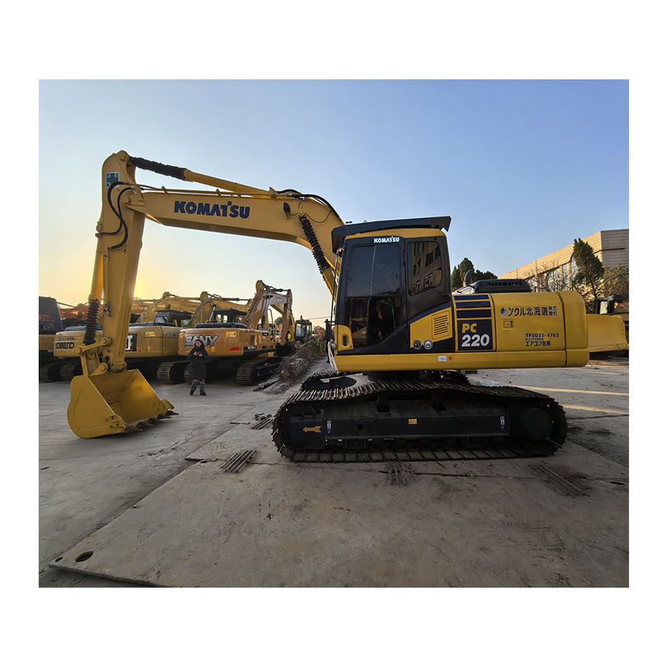 Komatsu PC220-7 - 크롤러 굴삭기 : 사진 4 Komatsu PC220-7 - 크롤러 굴삭기 : 사진 4