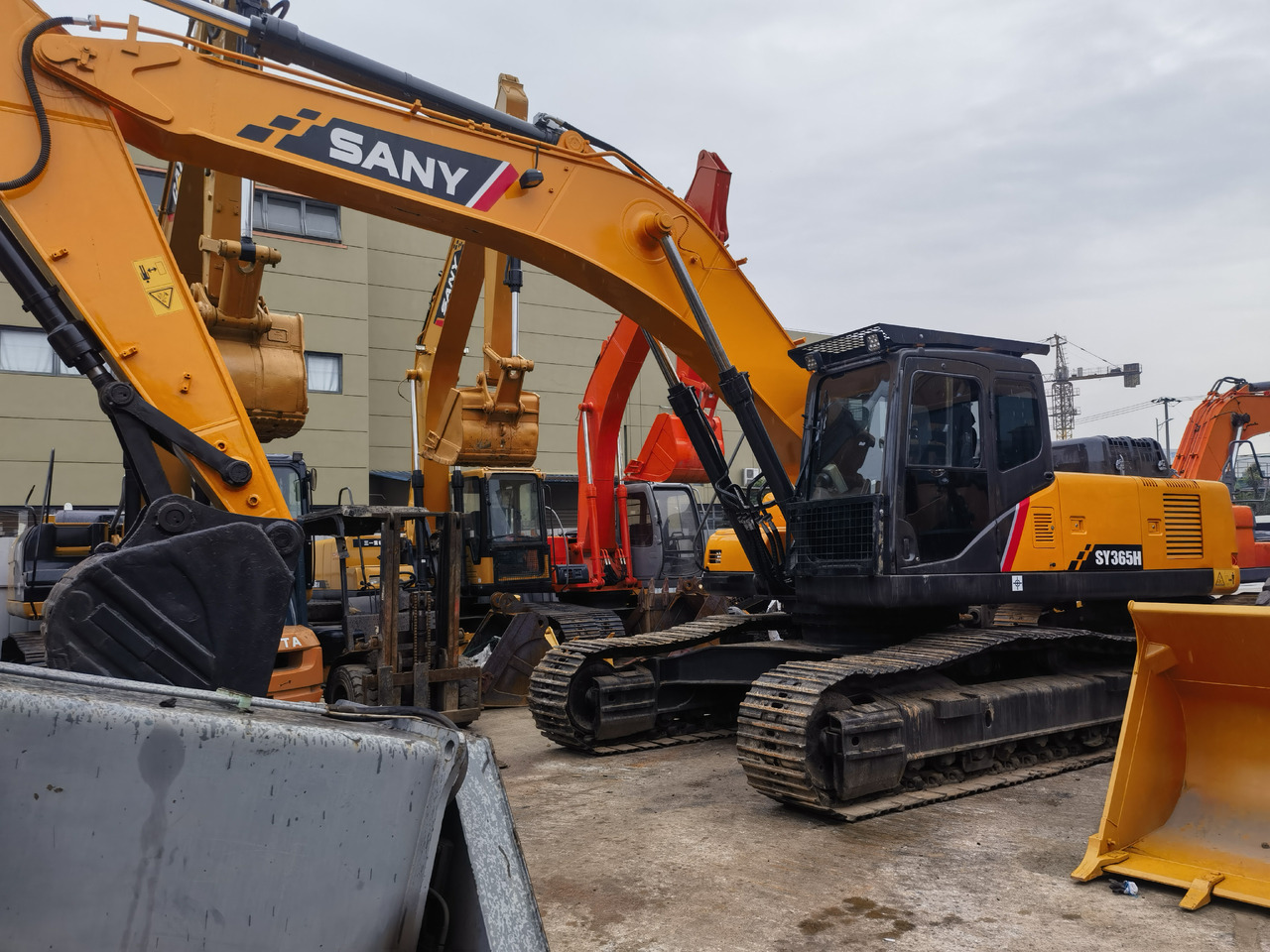 SANY 365H Excavator - 크롤러 굴삭기 : 사진 2 SANY 365H Excavator - 크롤러 굴삭기 : 사진 2