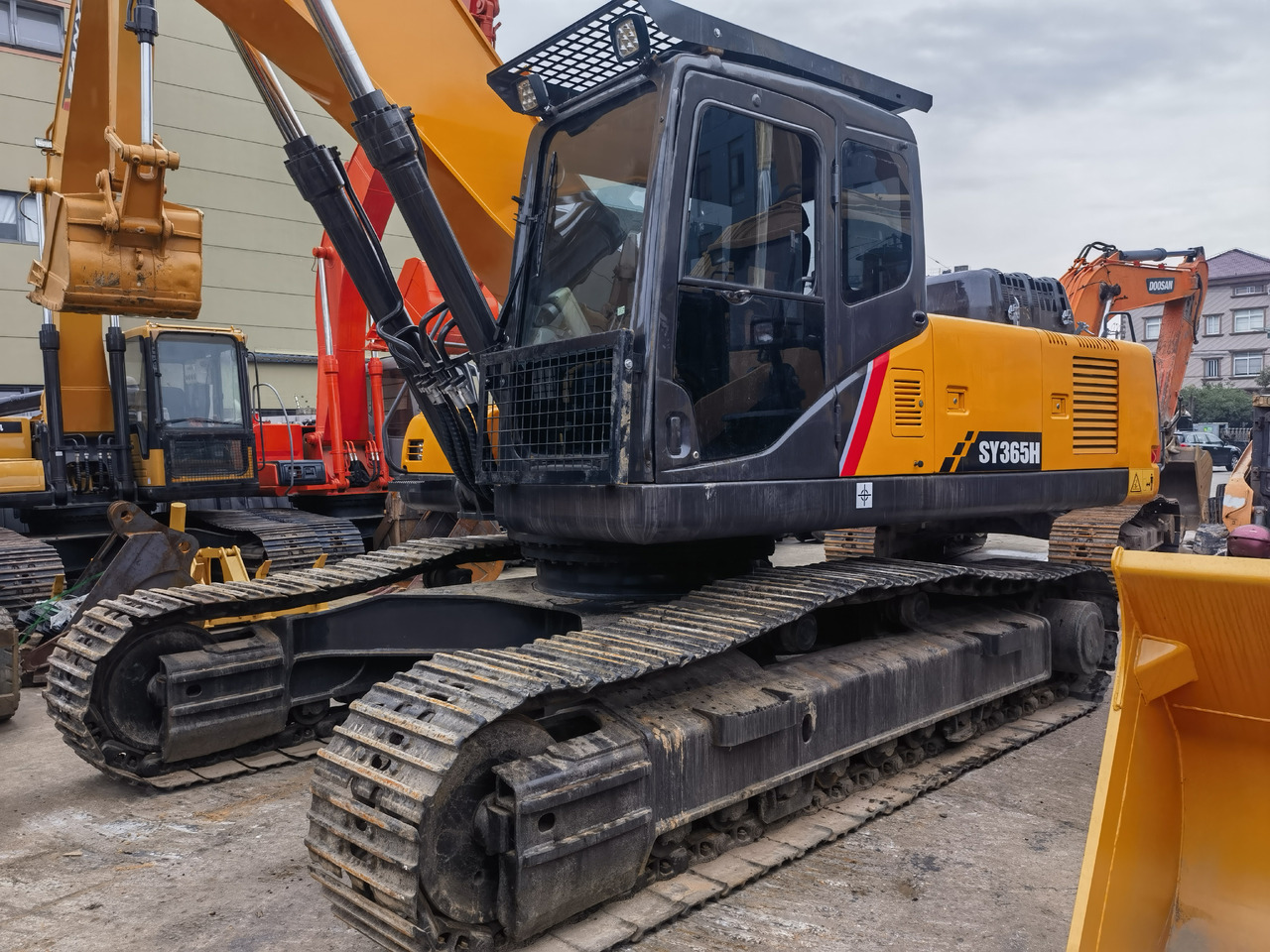 SANY 365H Excavator - 크롤러 굴삭기 : 사진 1 SANY 365H Excavator - 크롤러 굴삭기 : 사진 1