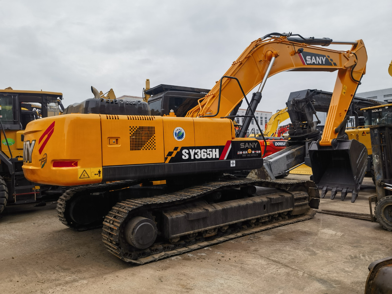 SANY 365H Excavator - 크롤러 굴삭기 : 사진 5 SANY 365H Excavator - 크롤러 굴삭기 : 사진 5