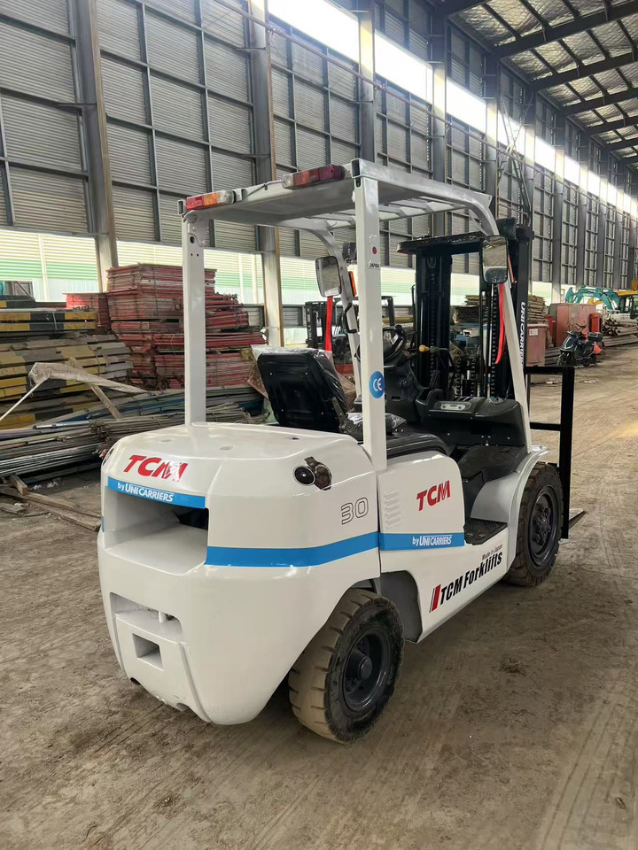 TCM FD30 Forklift - 디젤 지게차 : 사진 4 TCM FD30 Forklift - 디젤 지게차 : 사진 4