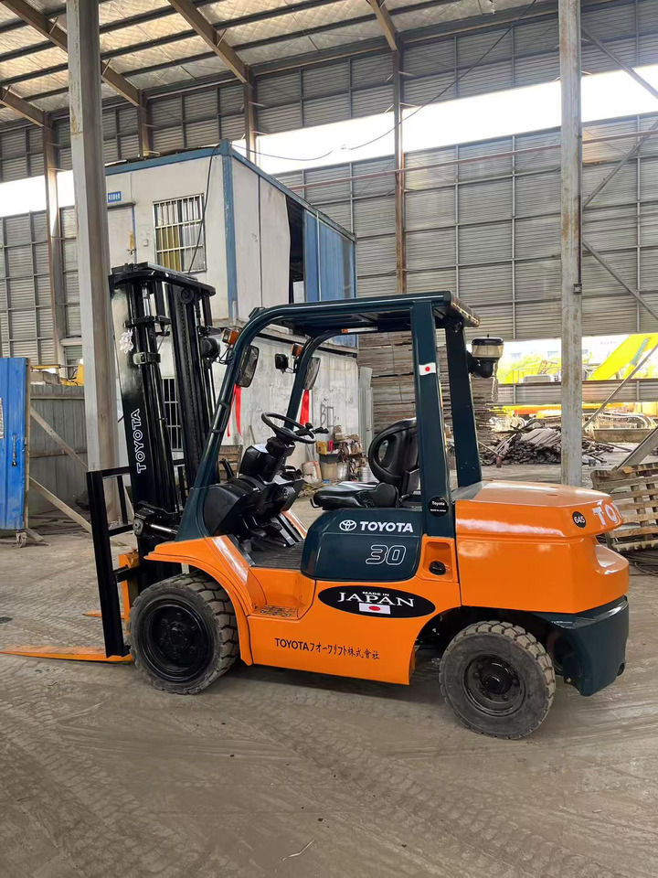Toyota FD30 Forklift - 디젤 지게차 : 사진 3 Toyota FD30 Forklift - 디젤 지게차 : 사진 3