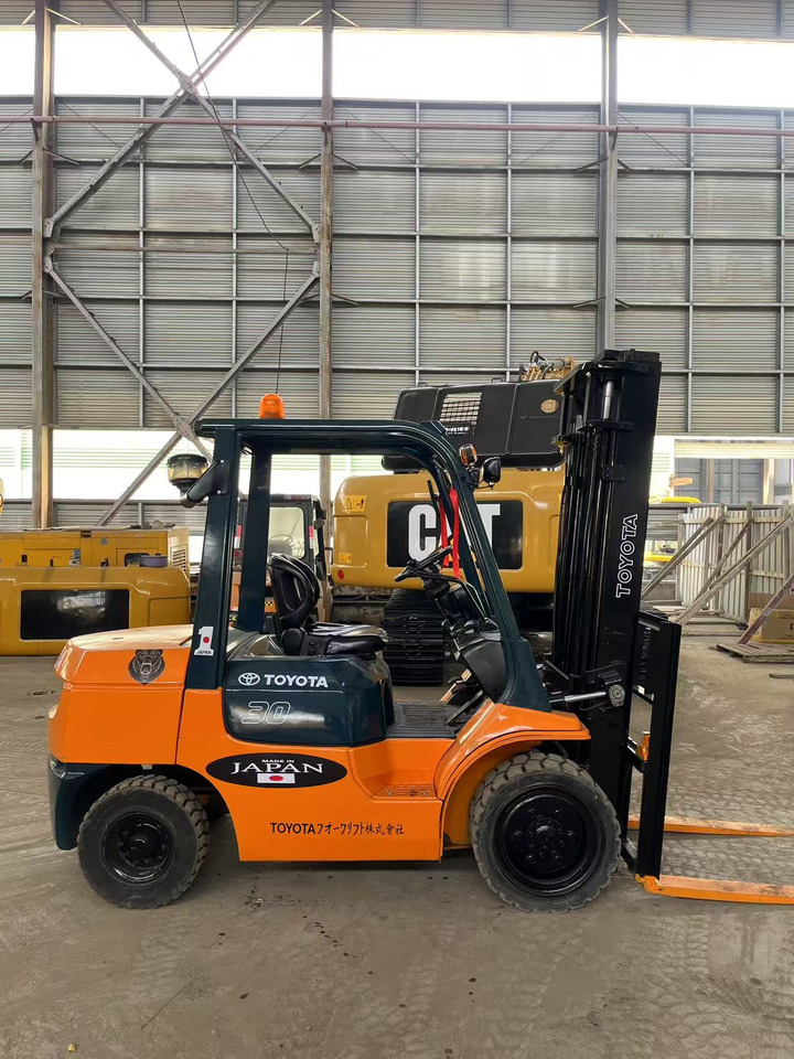 Toyota FD30 Forklift - 디젤 지게차 : 사진 3 Toyota FD30 Forklift - 디젤 지게차 : 사진 3