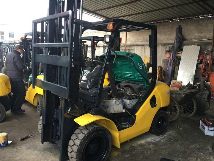 Second hand good condition Komatsu FD30 Forklift Cheap used 3ton forklift Komatsu warehouse machine on hot sale - 디젤 지게차 : 사진 5 Second hand good condition Komatsu FD30 Forklift Cheap used 3ton forklift Komatsu warehouse machine on hot sale - 디젤 지게차 : 사진 5