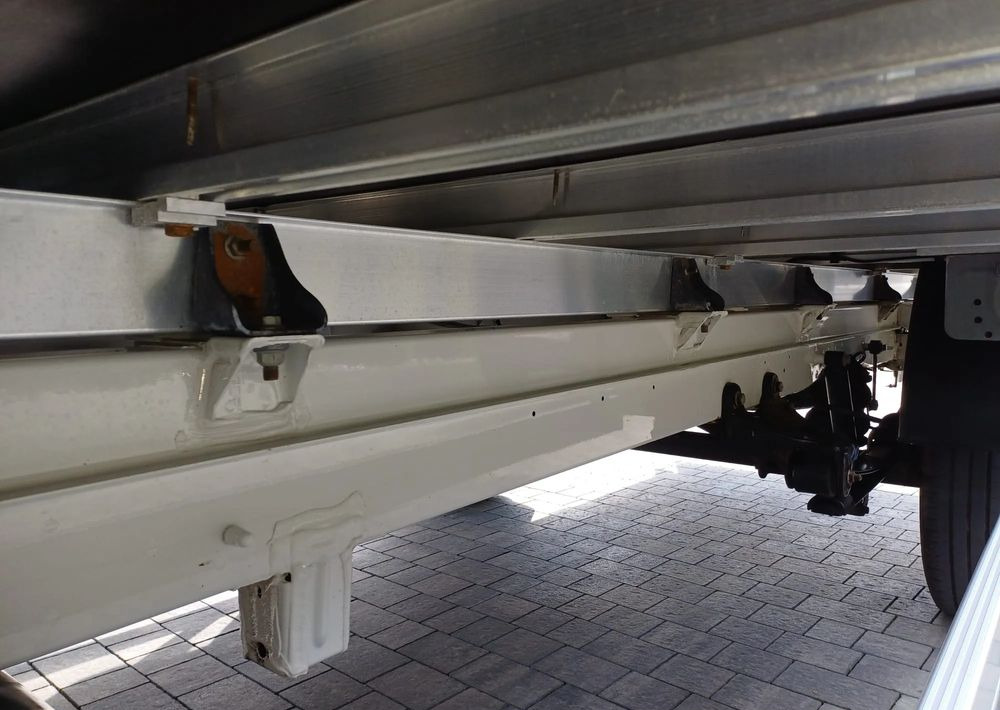 커튼 사이드 밴 MAN TGE 10 PALET zaw.poduszki 2021r EURO 6 : 사진 11 커튼 사이드 밴 MAN TGE 10 PALET zaw.poduszki 2021r EURO 6 : 사진 11