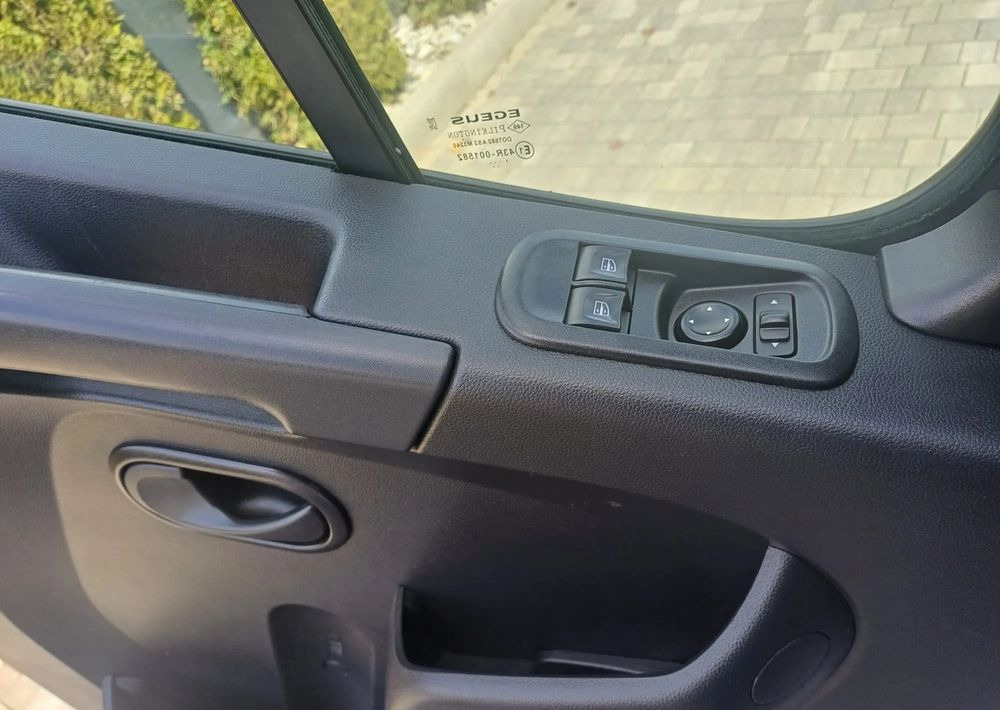 Renault Master 2.3dci 168KM 10palet 2022rok - 커튼 사이드 밴 : 사진 5 Renault Master 2.3dci 168KM 10palet 2022rok - 커튼 사이드 밴 : 사진 5