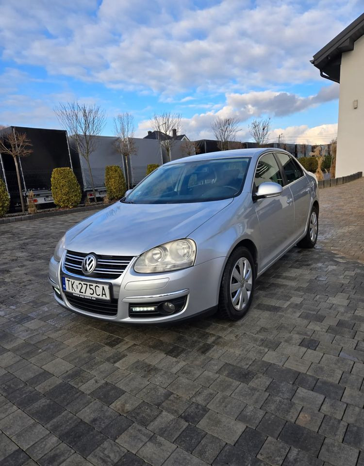 Volkswagen Jetta 2.0 TDI Sportline - 세단 : 사진 2 Volkswagen Jetta 2.0 TDI Sportline - 세단 : 사진 2