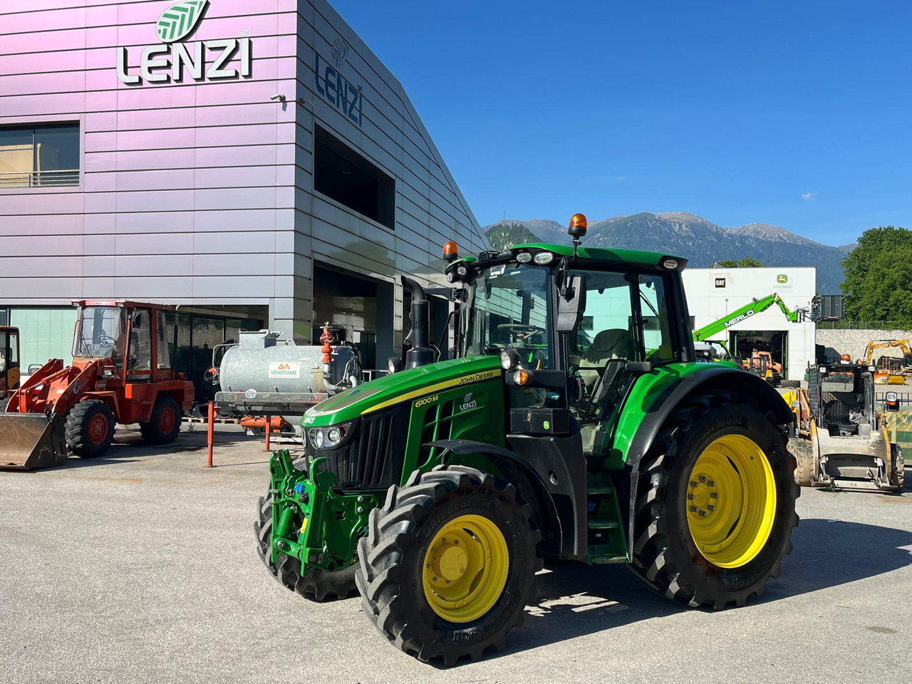 JOHN DEERE 6100M - 장궤형 트랙터 : 사진 1 JOHN DEERE 6100M - 장궤형 트랙터 : 사진 1