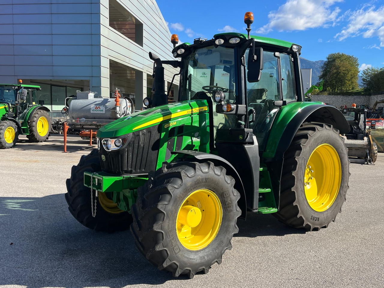 JOHN DEERE 6120 M - 장궤형 트랙터 : 사진 2 JOHN DEERE 6120 M - 장궤형 트랙터 : 사진 2