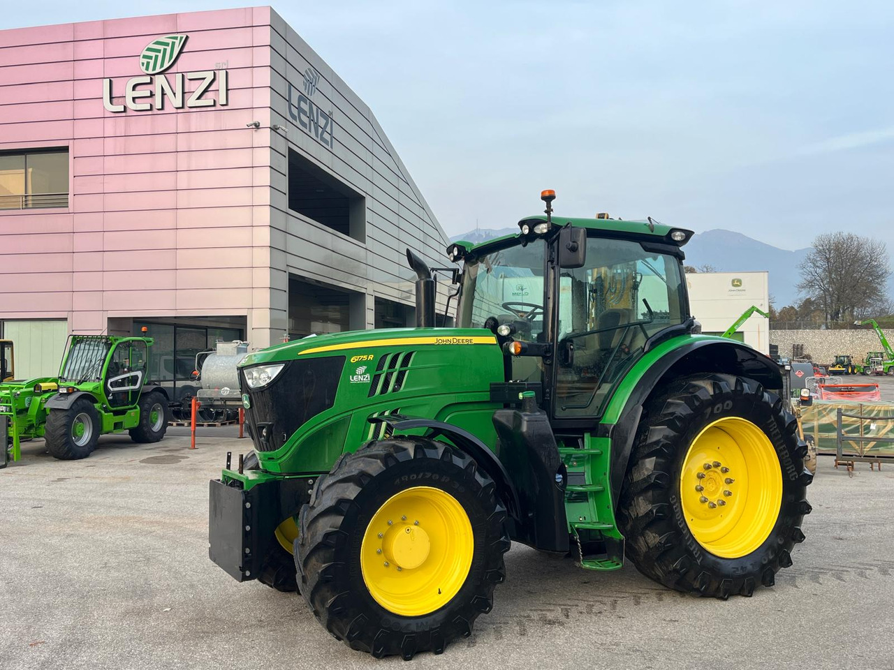 John Deere 6175R - 장궤형 트랙터 : 사진 1 John Deere 6175R - 장궤형 트랙터 : 사진 1
