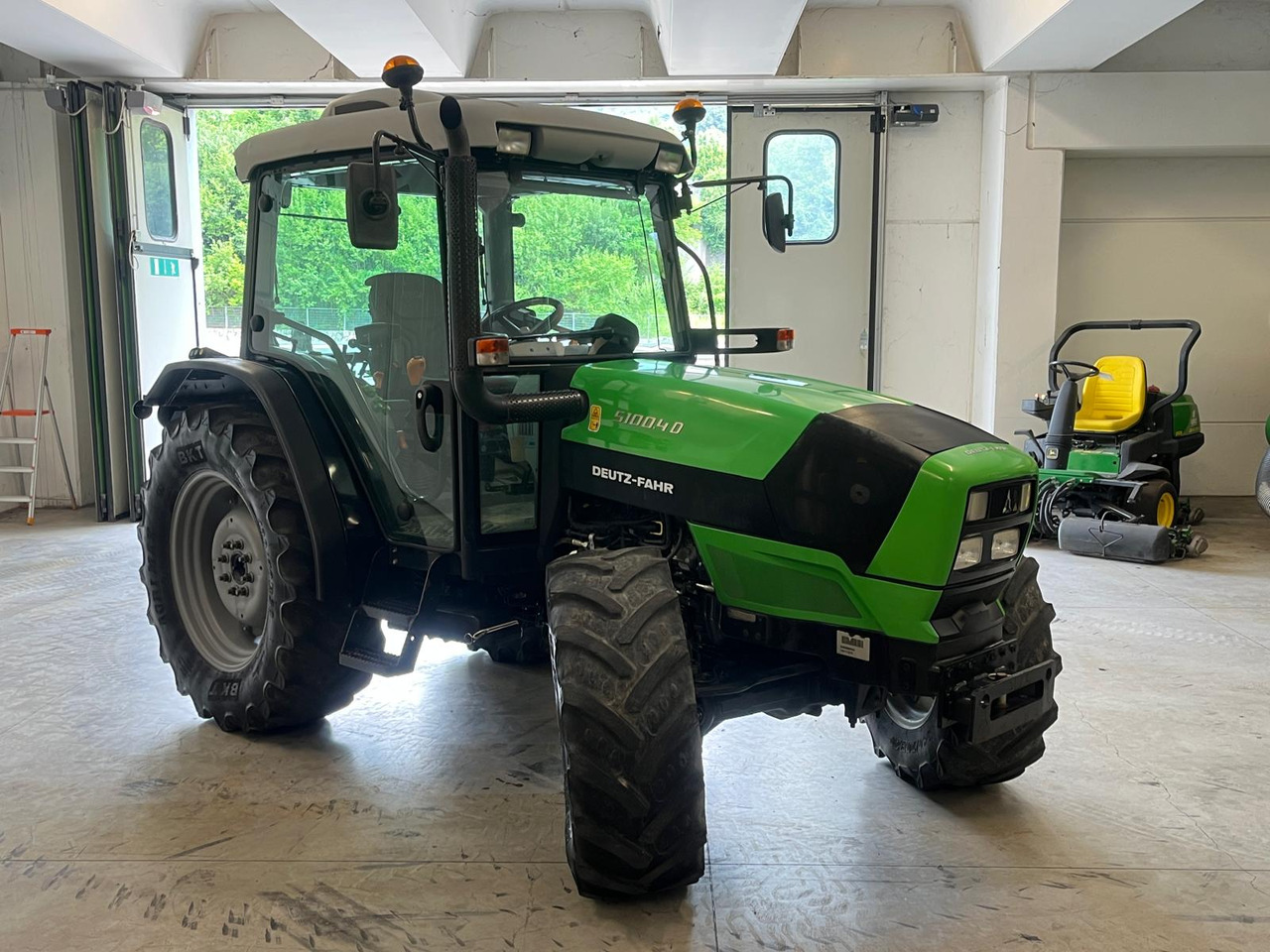 TRATTORE DEUTZ-FAHR 5100.4 D - 장궤형 트랙터 : 사진 3 TRATTORE DEUTZ-FAHR 5100.4 D - 장궤형 트랙터 : 사진 3