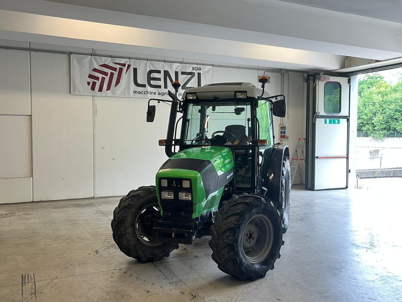 TRATTORE DEUTZ-FAHR 5100.4 D - 장궤형 트랙터 : 사진 2 TRATTORE DEUTZ-FAHR 5100.4 D - 장궤형 트랙터 : 사진 2