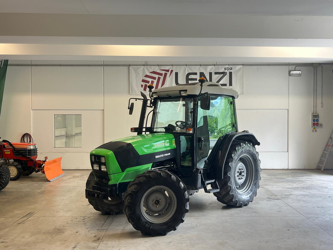 TRATTORE DEUTZ-FAHR 5100.4 D - 장궤형 트랙터 : 사진 1 TRATTORE DEUTZ-FAHR 5100.4 D - 장궤형 트랙터 : 사진 1