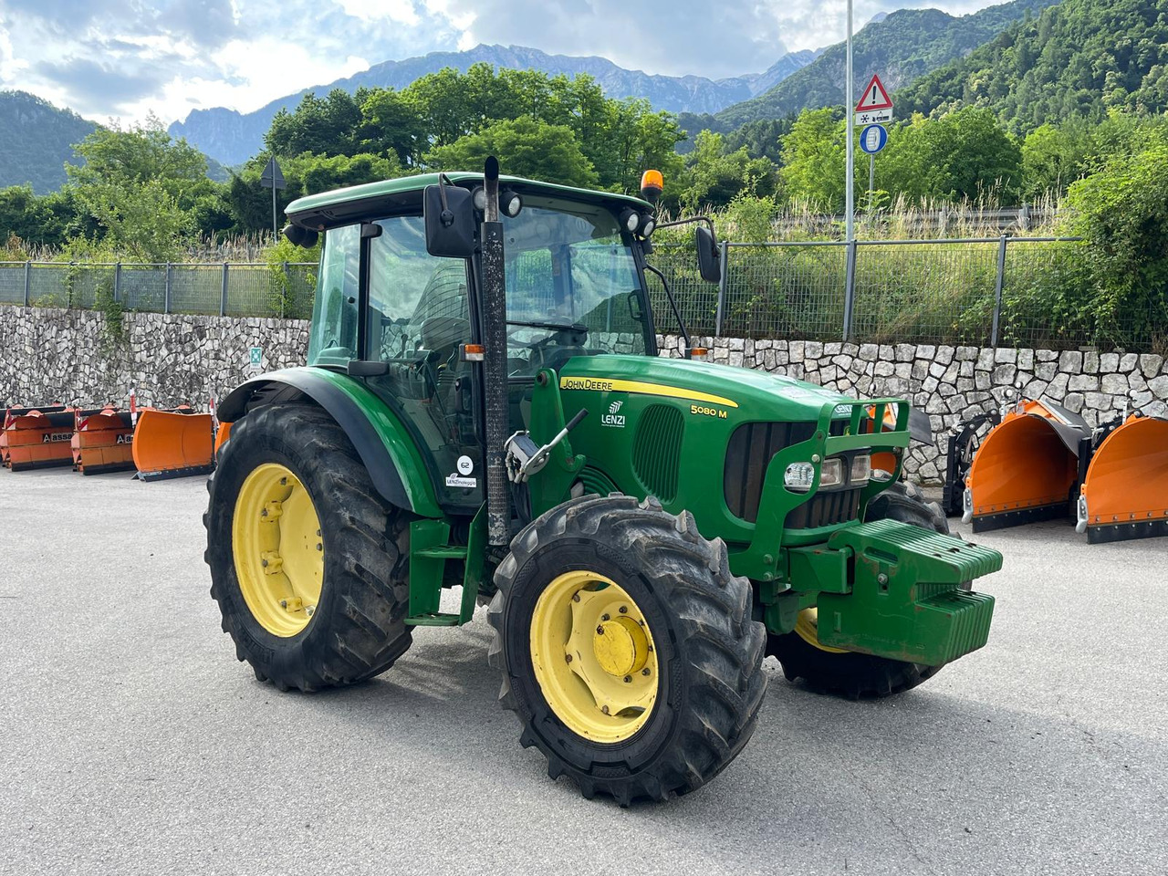 TRATTORE JOHN DEERE 5080 M - 장궤형 트랙터 : 사진 4 TRATTORE JOHN DEERE 5080 M - 장궤형 트랙터 : 사진 4