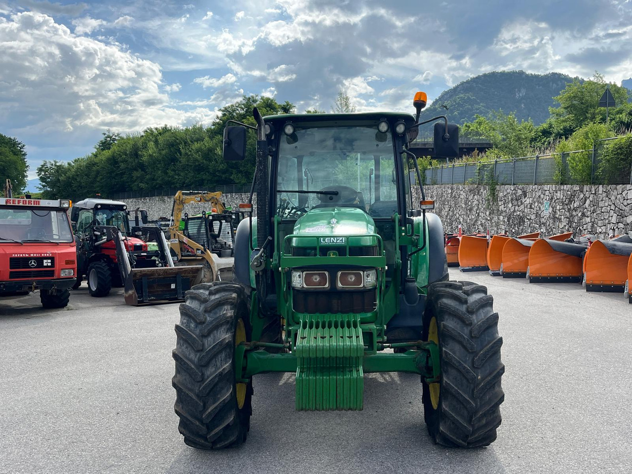 TRATTORE JOHN DEERE 5080 M - 장궤형 트랙터 : 사진 3 TRATTORE JOHN DEERE 5080 M - 장궤형 트랙터 : 사진 3