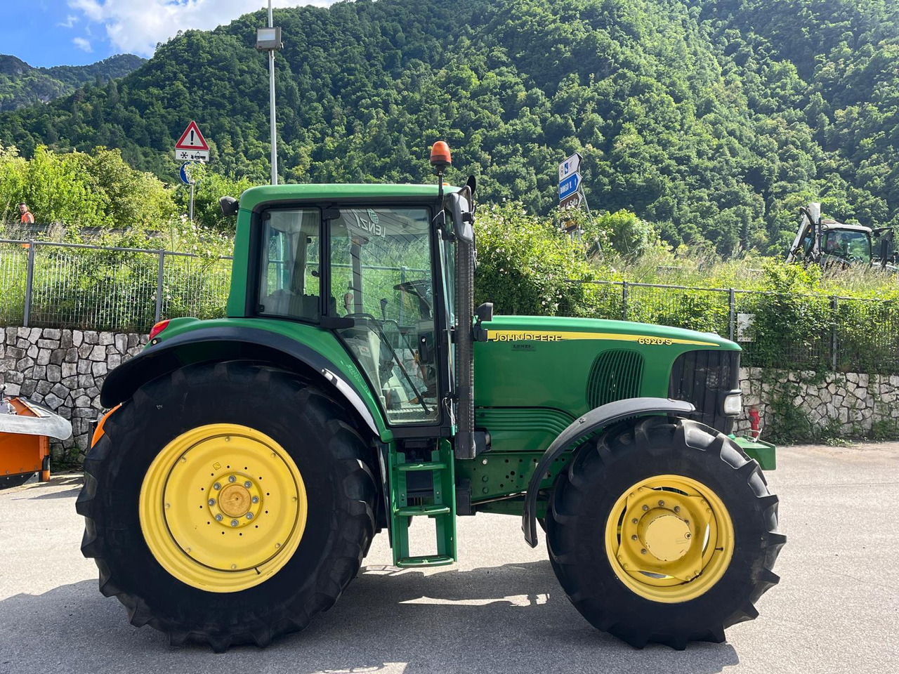 TRATTORE JOHN DEERE 6920S - 장궤형 트랙터 : 사진 4 TRATTORE JOHN DEERE 6920S - 장궤형 트랙터 : 사진 4