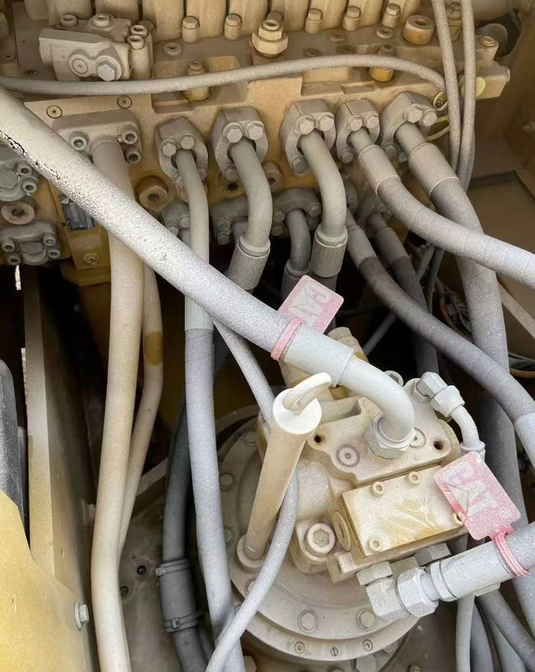 CAT 323 - 크롤러 굴삭기 : 사진 2 CAT 323 - 크롤러 굴삭기 : 사진 2