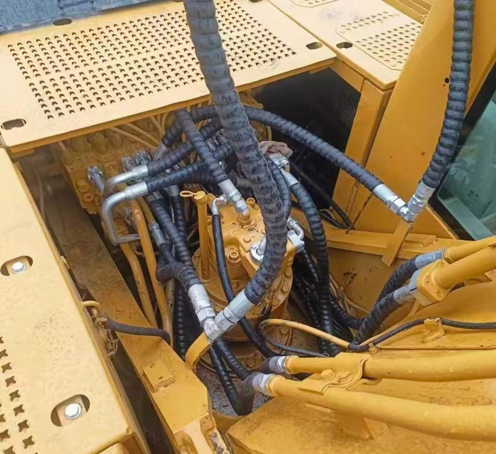 CAT 325 C - 크롤러 굴삭기 : 사진 5 CAT 325 C - 크롤러 굴삭기 : 사진 5