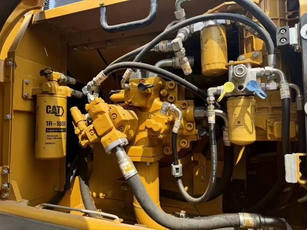 CAT 330 D L - 크롤러 굴삭기 : 사진 4 CAT 330 D L - 크롤러 굴삭기 : 사진 4