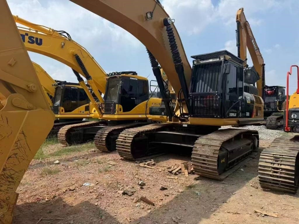 CAT 330 D L - 크롤러 굴삭기 : 사진 1 CAT 330 D L - 크롤러 굴삭기 : 사진 1