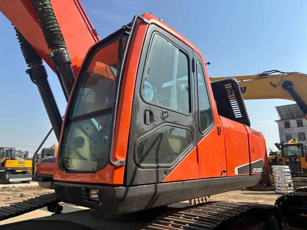 Doosan 300-7 - 크롤러 굴삭기 : 사진 4 Doosan 300-7 - 크롤러 굴삭기 : 사진 4