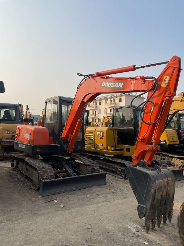 Doosan DH 55 - 미니 굴삭기 : 사진 1 Doosan DH 55 - 미니 굴삭기 : 사진 1