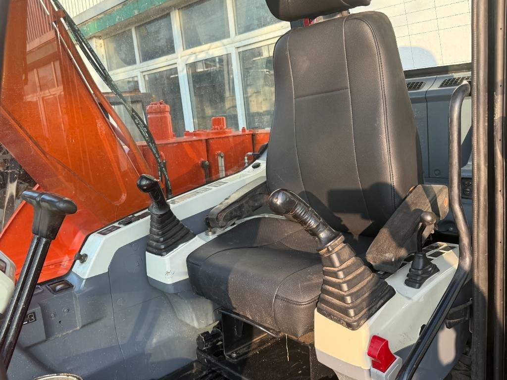 Doosan DX 75 - 크롤러 굴삭기 : 사진 2 Doosan DX 75 - 크롤러 굴삭기 : 사진 2