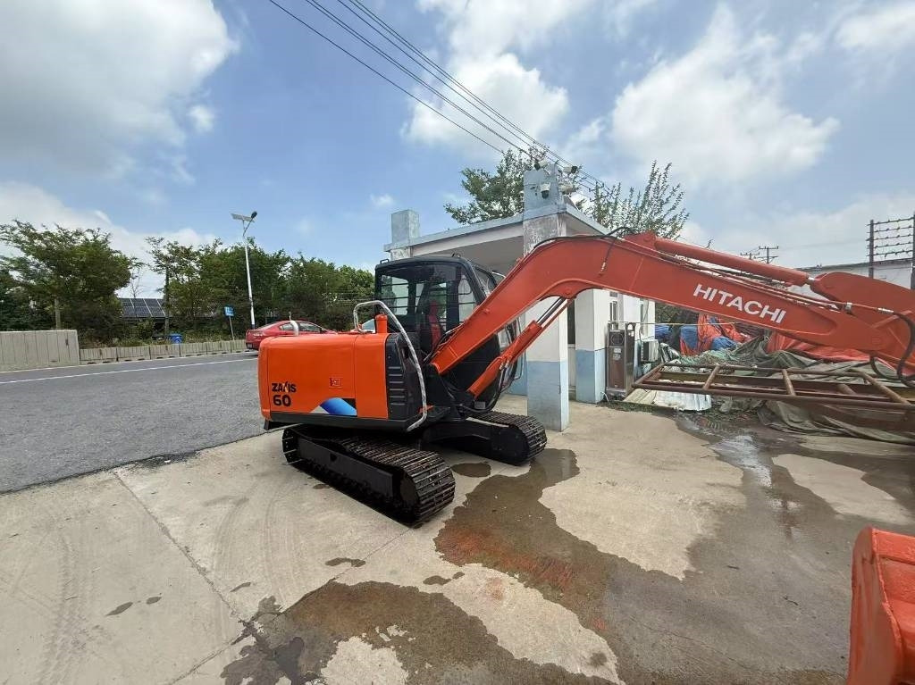 Hitachi Zaxis 60 - 크롤러 굴삭기 : 사진 1 Hitachi Zaxis 60 - 크롤러 굴삭기 : 사진 1
