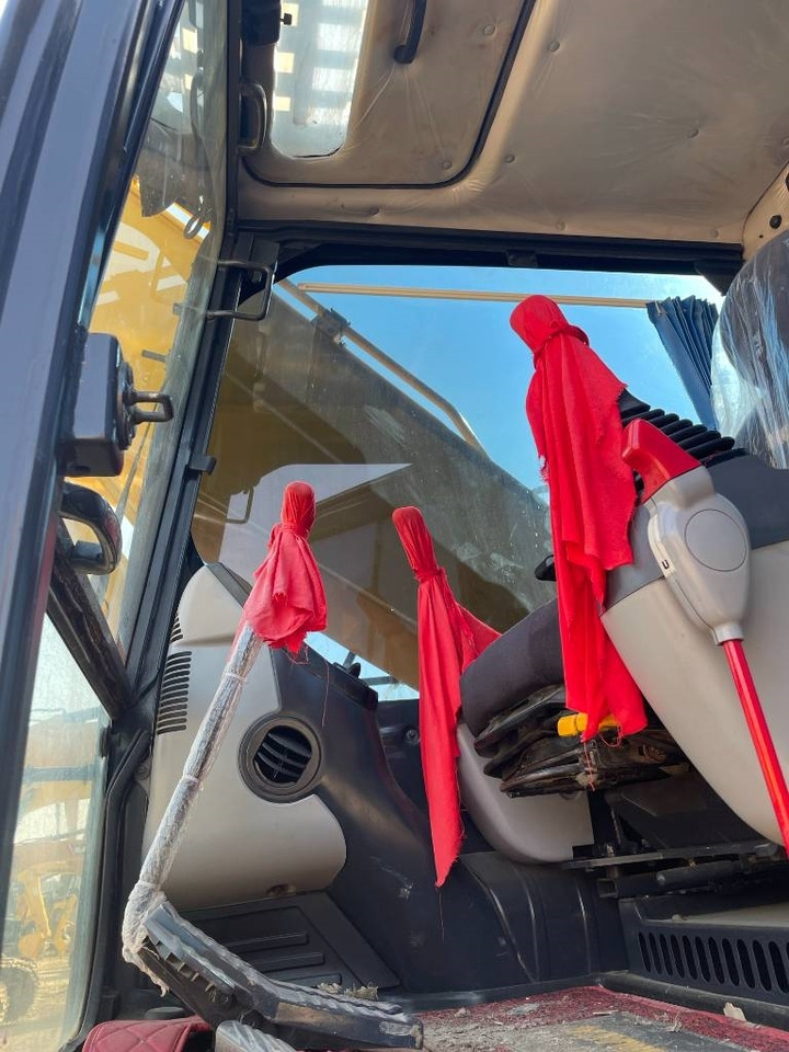 Komatsu PC 210 - 크롤러 굴삭기 : 사진 3 Komatsu PC 210 - 크롤러 굴삭기 : 사진 3