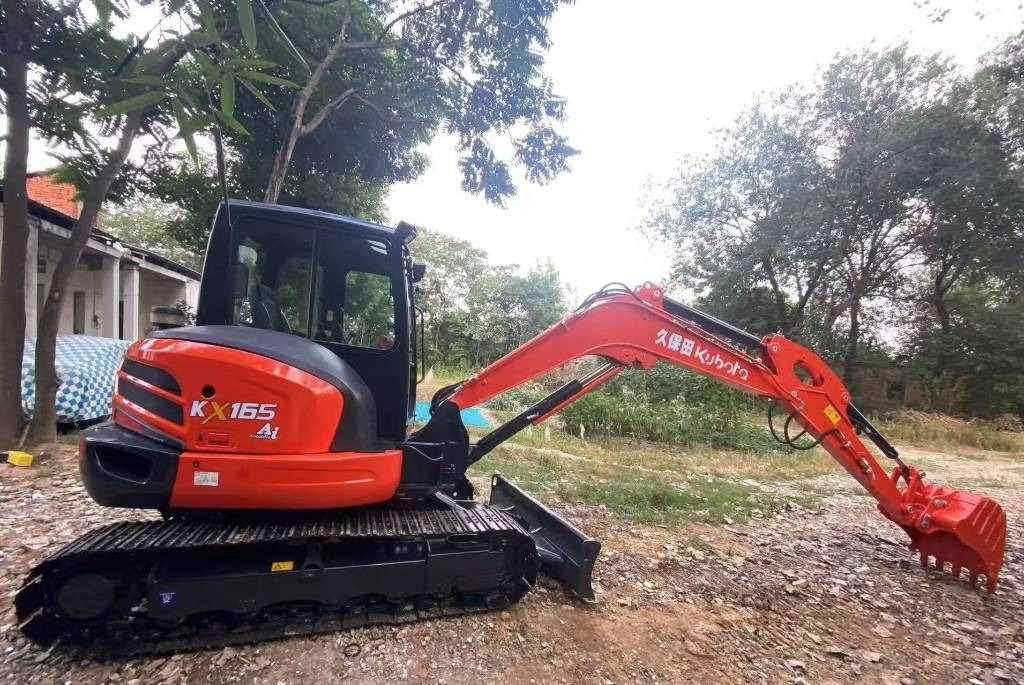 Kubota 165 - 크롤러 굴삭기 : 사진 1 Kubota 165 - 크롤러 굴삭기 : 사진 1
