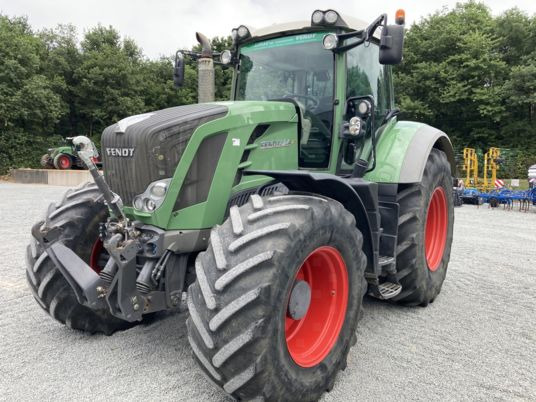 Fendt 824 VARIO SCR PROFI - 장궤형 트랙터 : 사진 2 Fendt 824 VARIO SCR PROFI - 장궤형 트랙터 : 사진 2